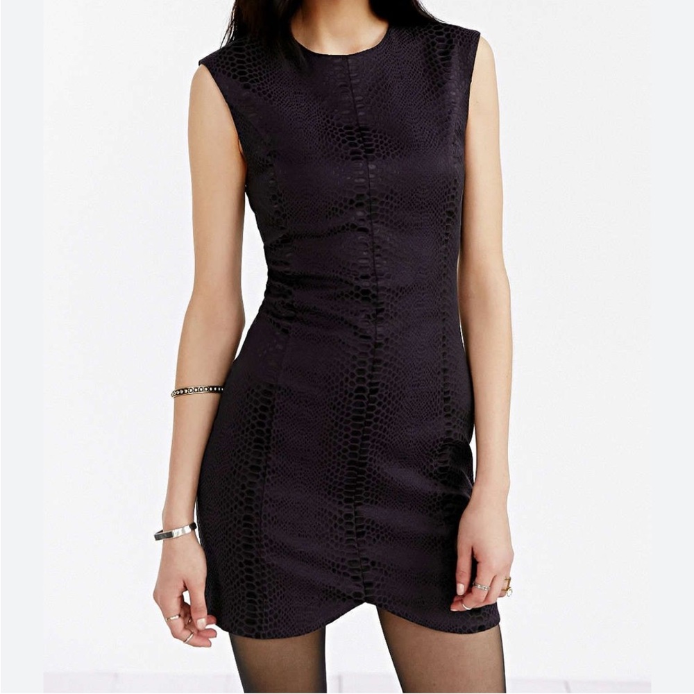 Chic Black Snakeskin Textured Mini Dress